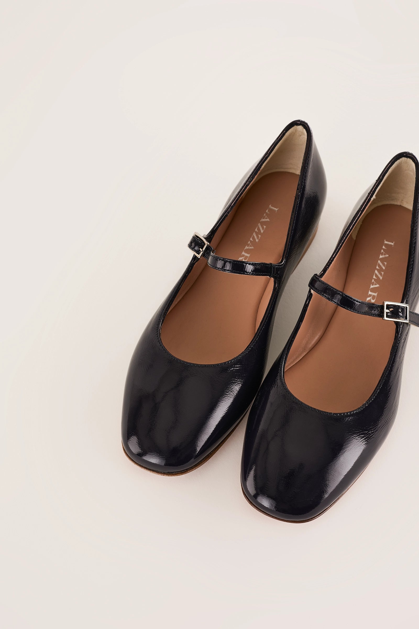 Mary Jane in vernice morbida con punta tonda