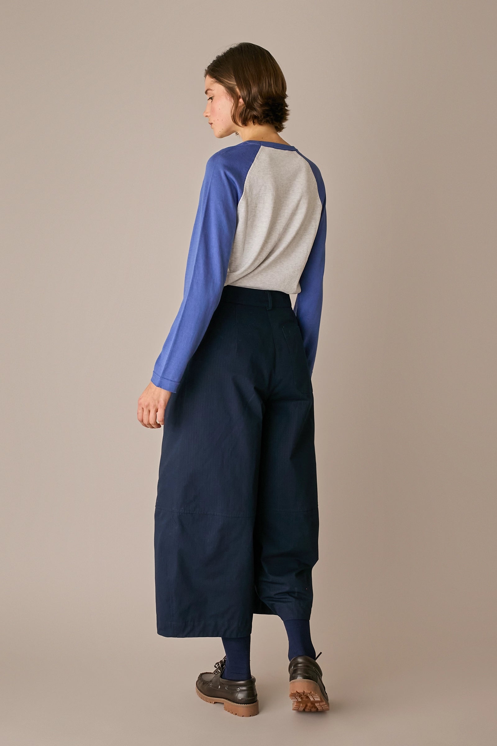 Maglia stile baseball con maniche raglan