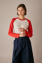 Maglia stile baseball con maniche raglan