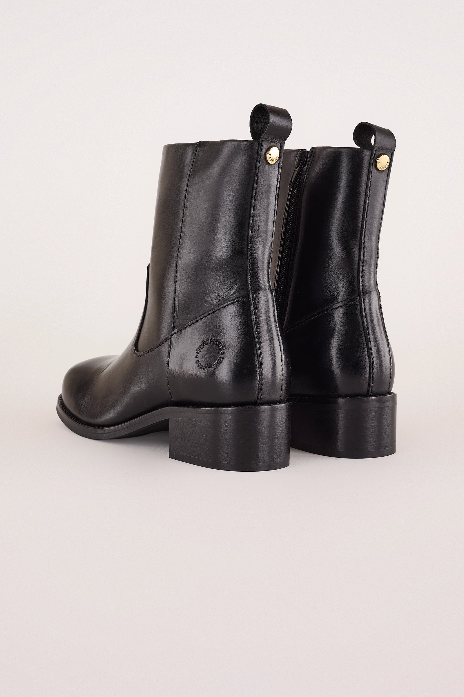 Stivaletti con punta quadrata – CaShott Copenhagen