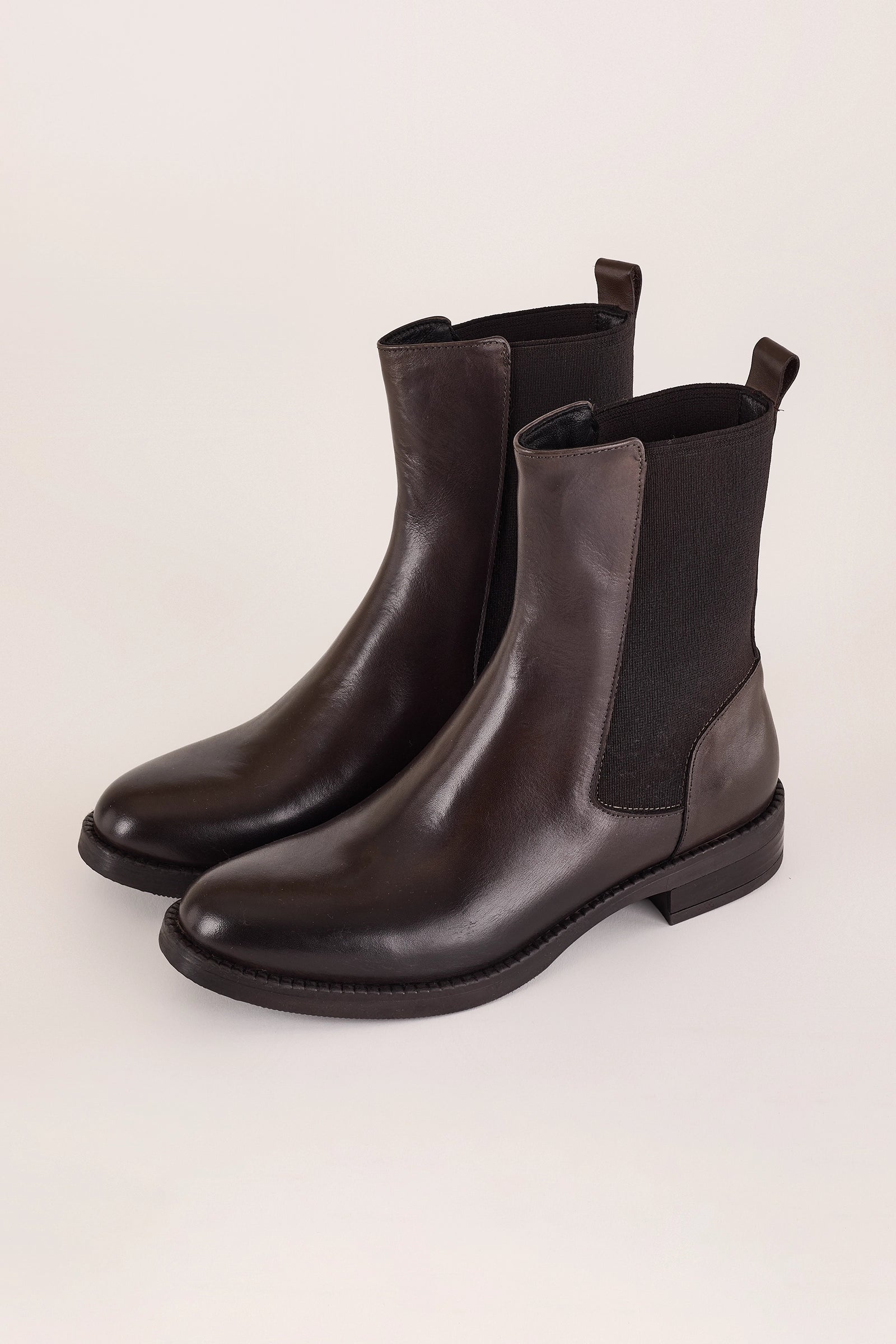 chelsea boots con fondo in gomma, suola in gomma, nero