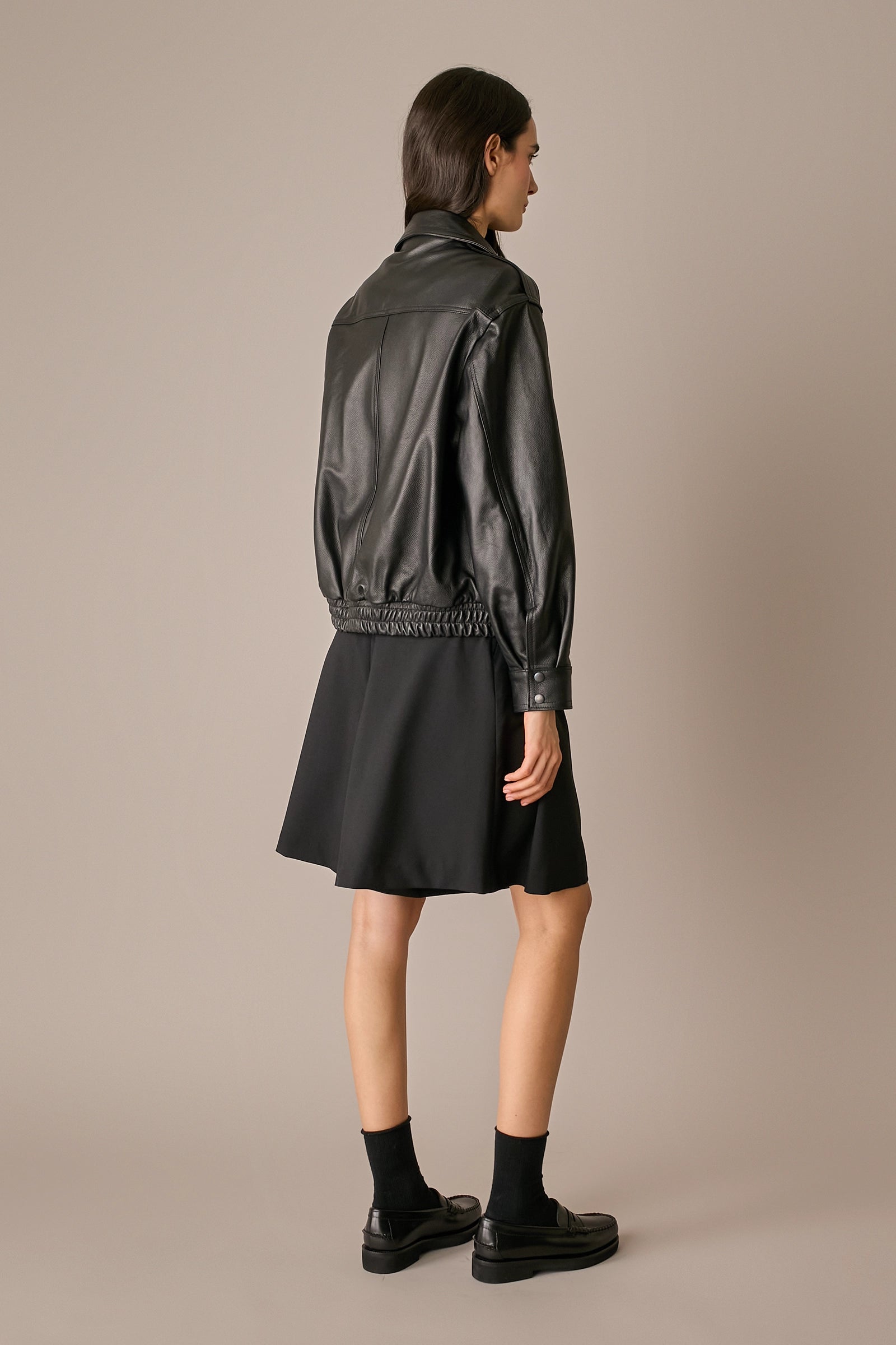 giubbotto in pelle nero, maxi tasche laterali