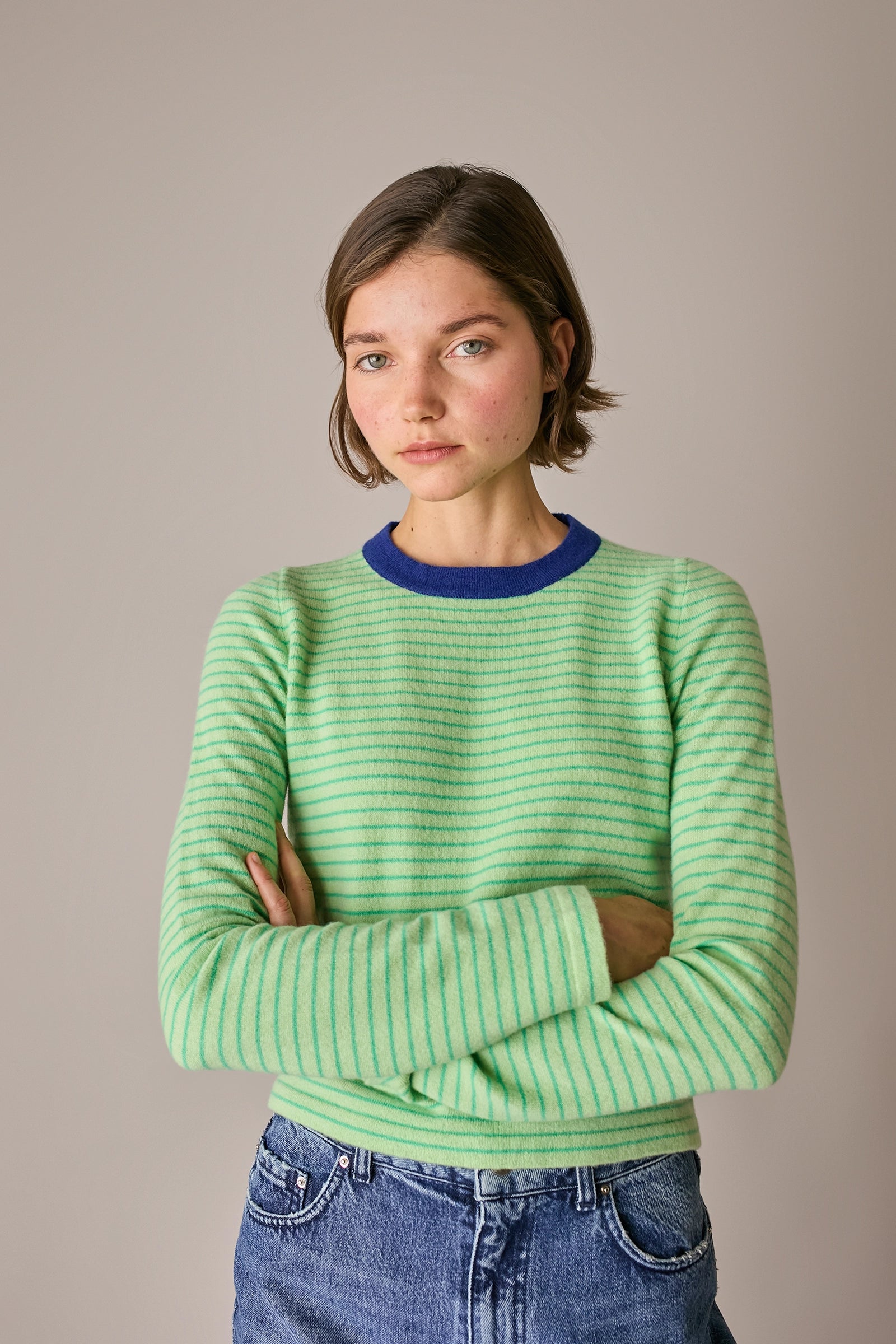 maglia cropped a righe in lana e cashmere mela - menta, modello cropped