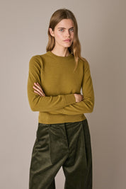 Maglia girocollo in lana e cashmere verde oliva, in lana e cashmere, vestibilità regolare