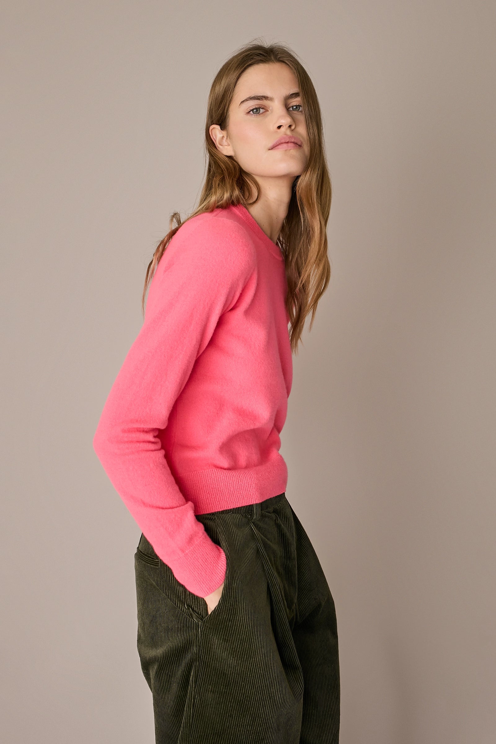 Maglia girocollo in lana e cashmere rosa fluo in lana e cashmere, vestibilità regolare