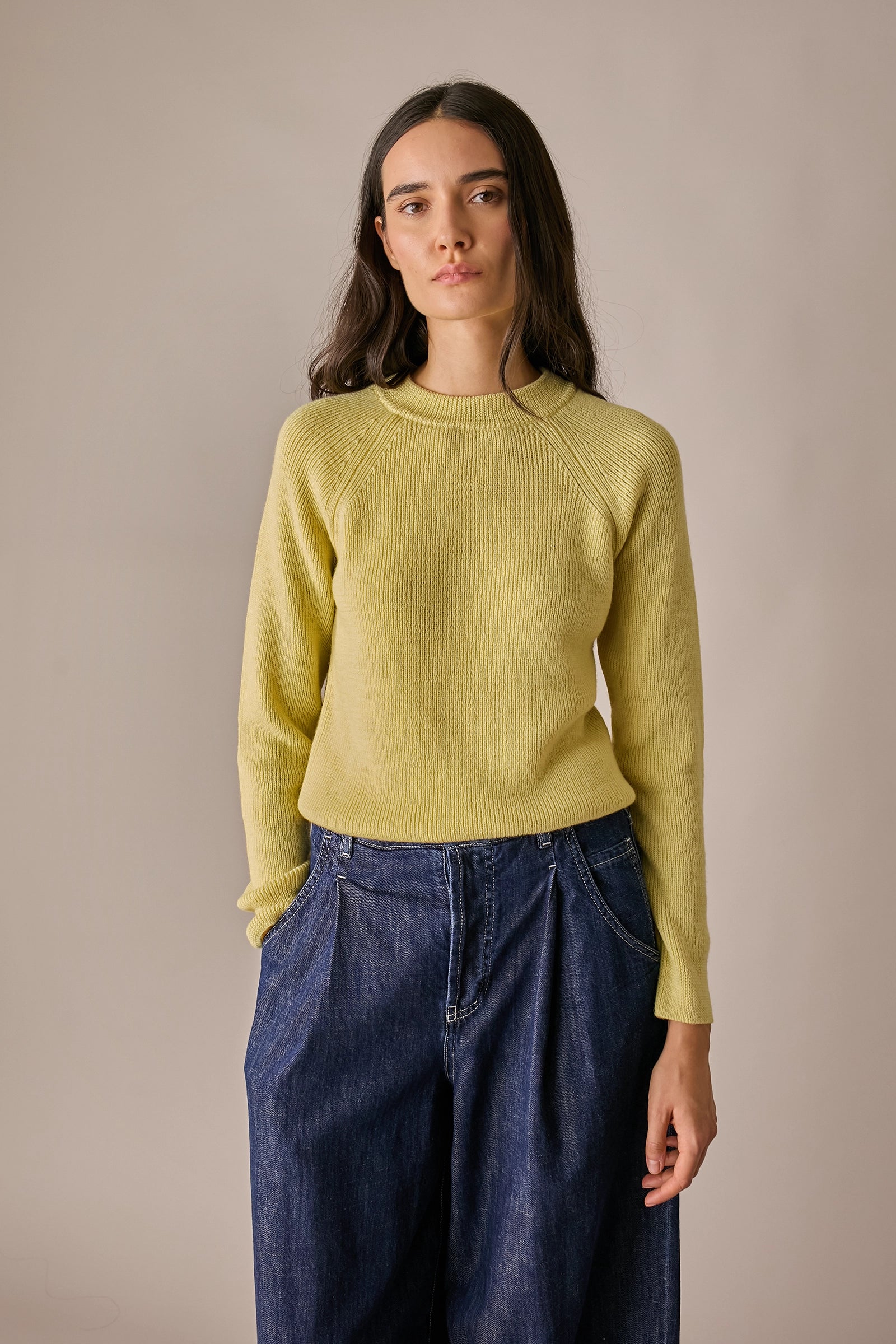 maglia a costine con maniche raglan, modello girocollo, giallino