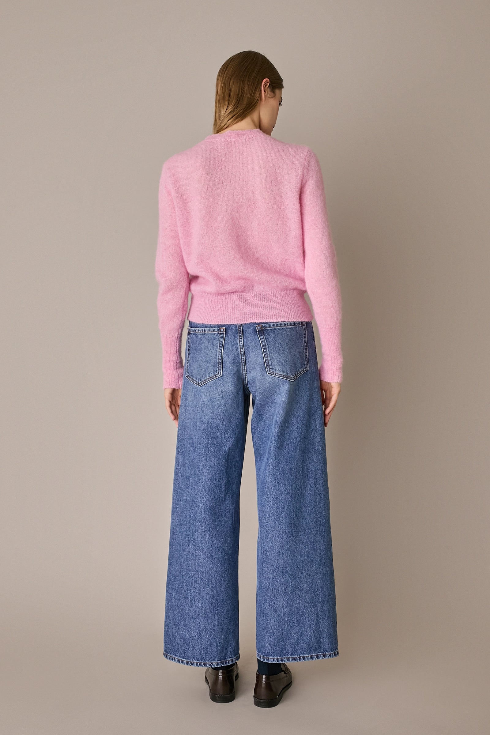 Maglia girocollo in alpaca rosa, vestibilità regolare e struttura in alpaca