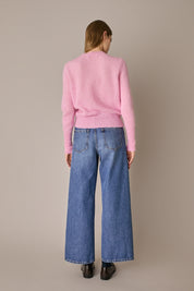 Maglia girocollo in alpaca rosa, vestibilità regolare e struttura in alpaca