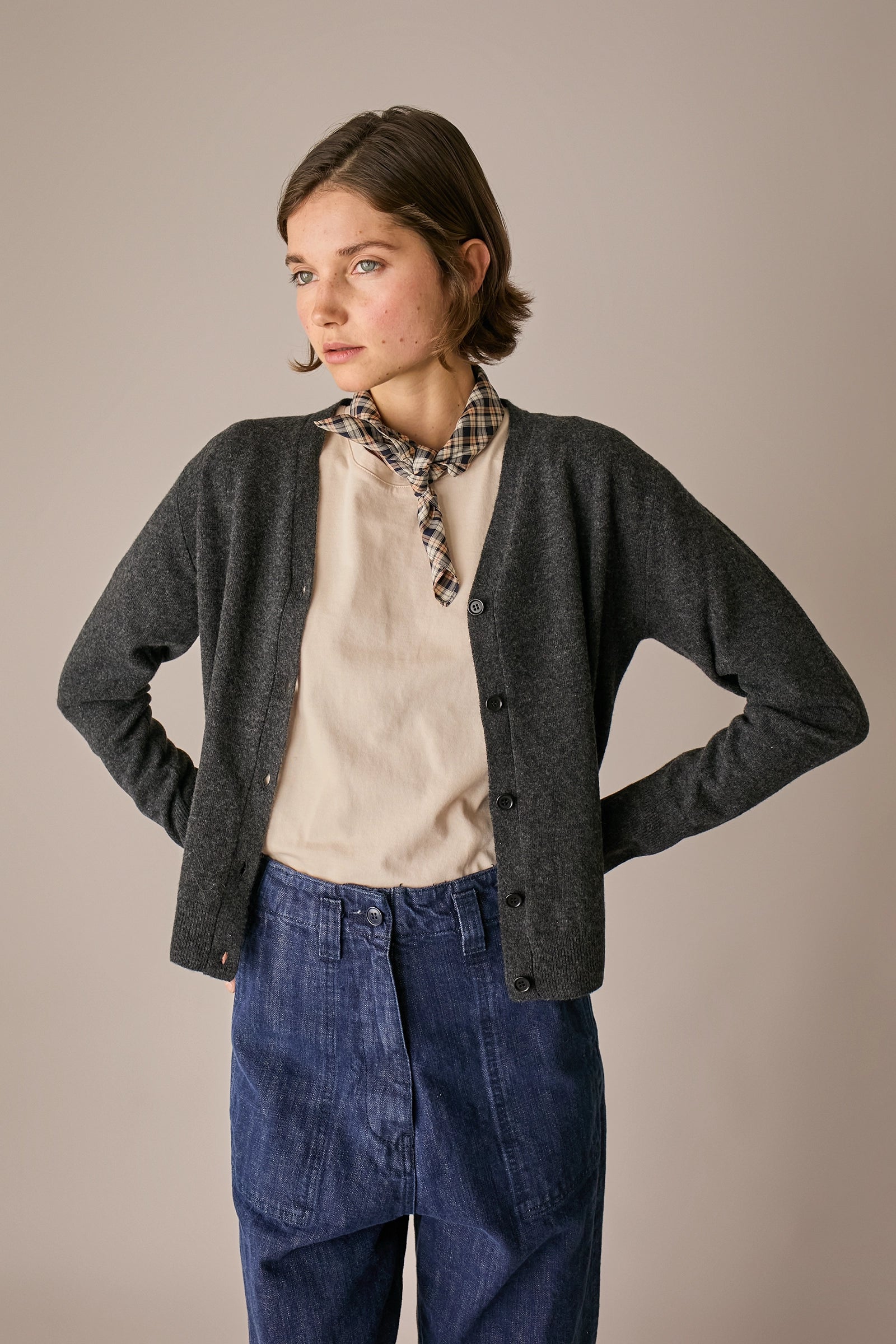 cardigan in lana con scollo a v antracite, scollo a v