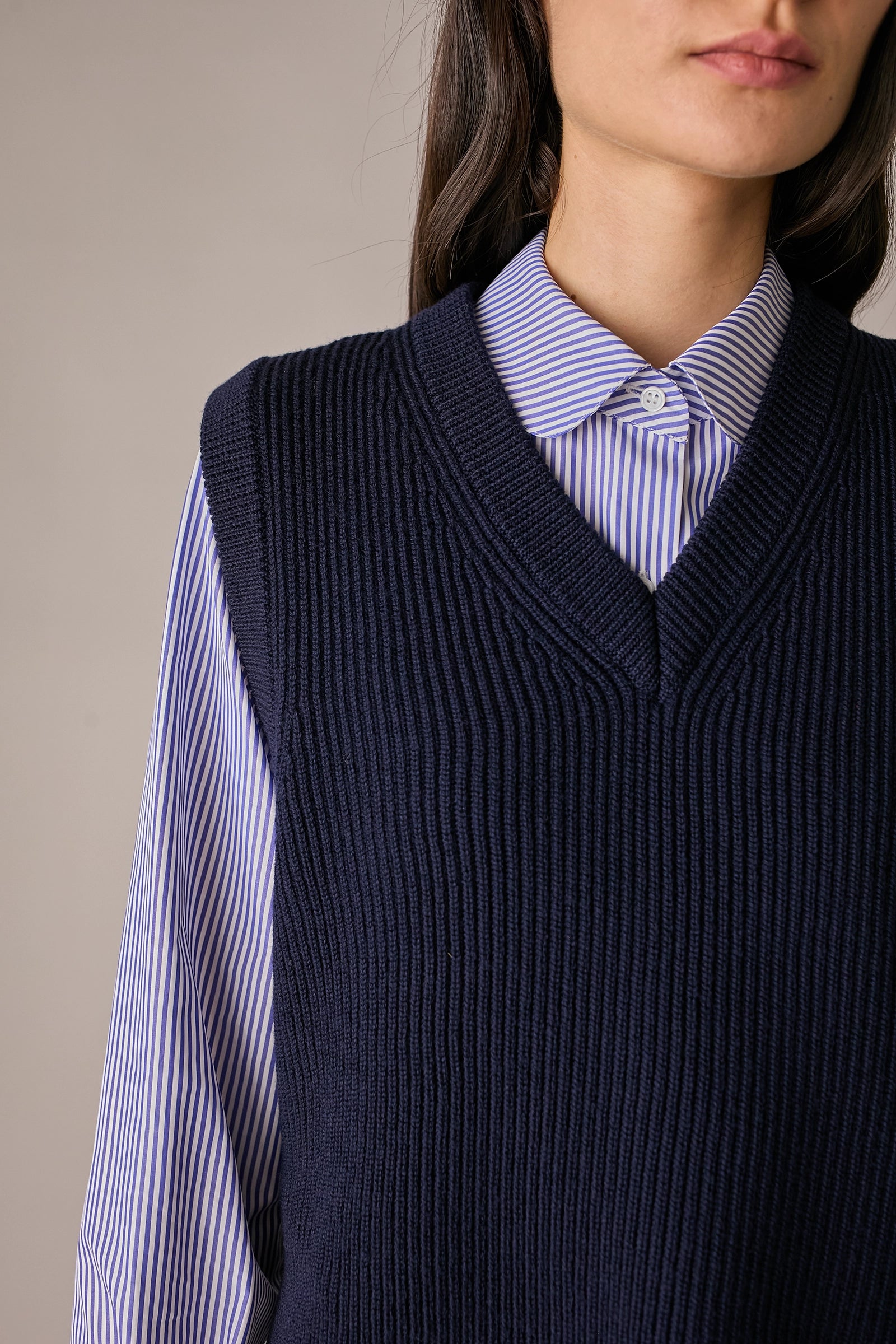 gilet con scollo a v in lana a costine, scollo a v, blu navy